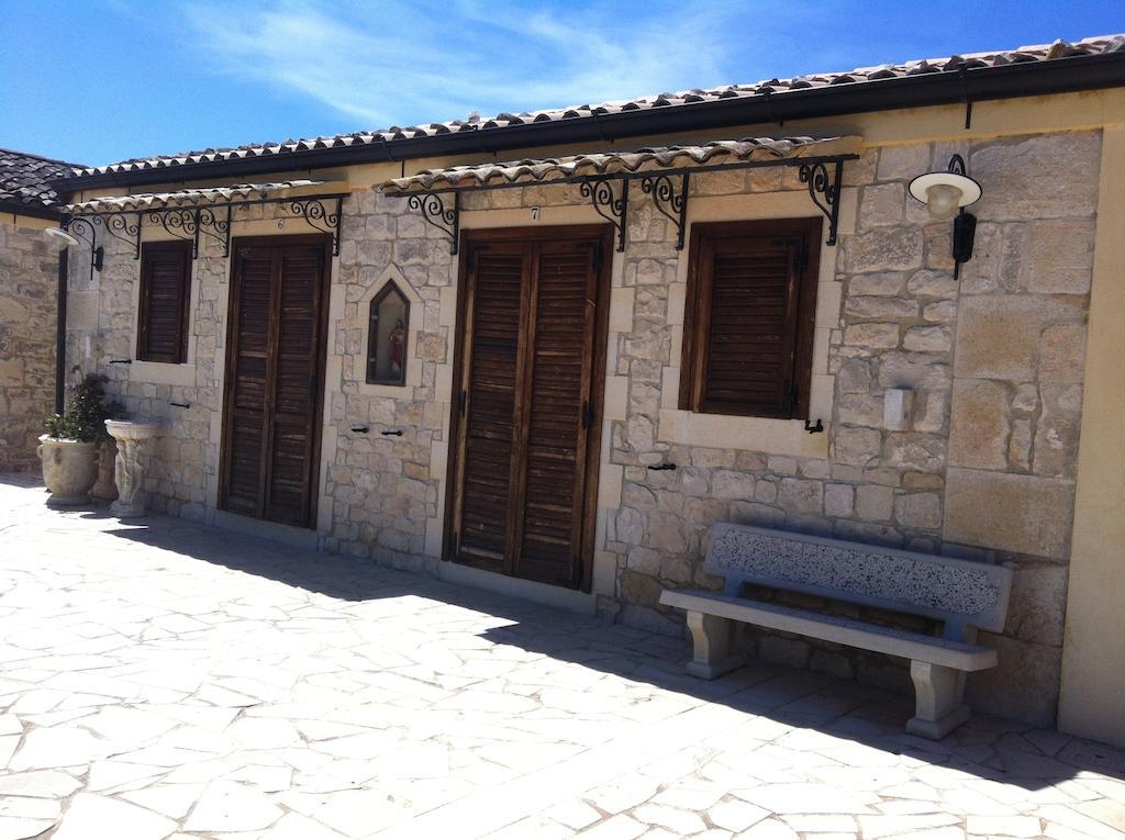 Oasi Di Cava Ispica Villa Pietre Nere San Zagaria Luaran gambar